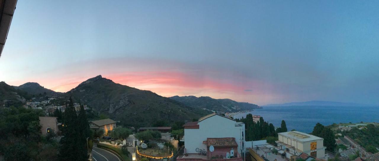 Iriss Bed & Breakfast Taormina Exterior photo